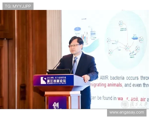 聚焦世界杯草坪专家访谈揭秘绿茵场养护背后的科技与匠心创新实践之道 - 副本 - 副本 (4)