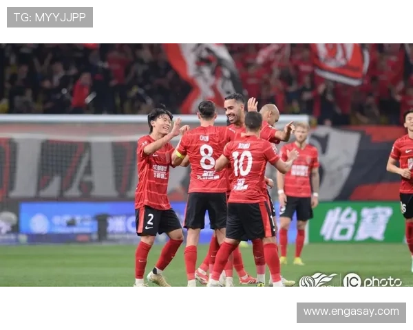 中超联赛激战正酣,强队争冠形势白热化,多名球员状态火热引关注 中超联赛激战正酣,强队争冠形势白热化,多名球员状态火热引关注