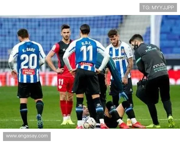 西甲争冠格局与保级形势全景解读球队状态战术与关键球员前瞻